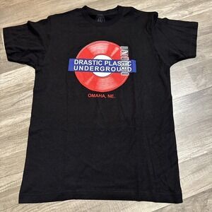 Drastic Plastic Records T-Shirt Omaha, NE Black Red Record Size M Medium Med